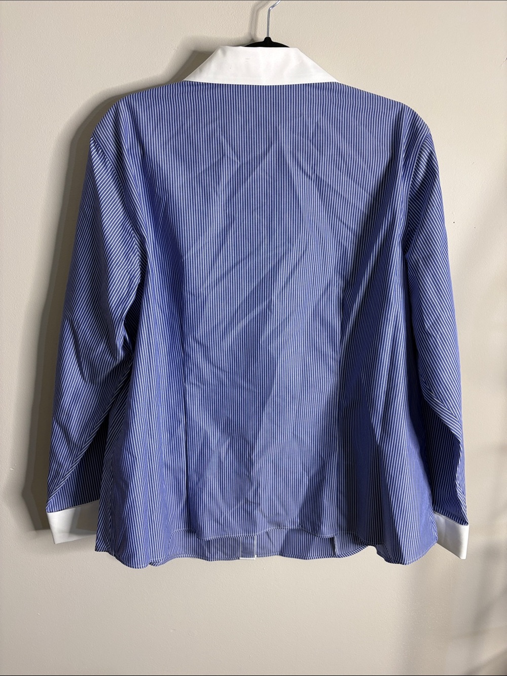 Jones New York Blue Pinstripe Shirt with White Collar and Placket - Picture 6 of 6